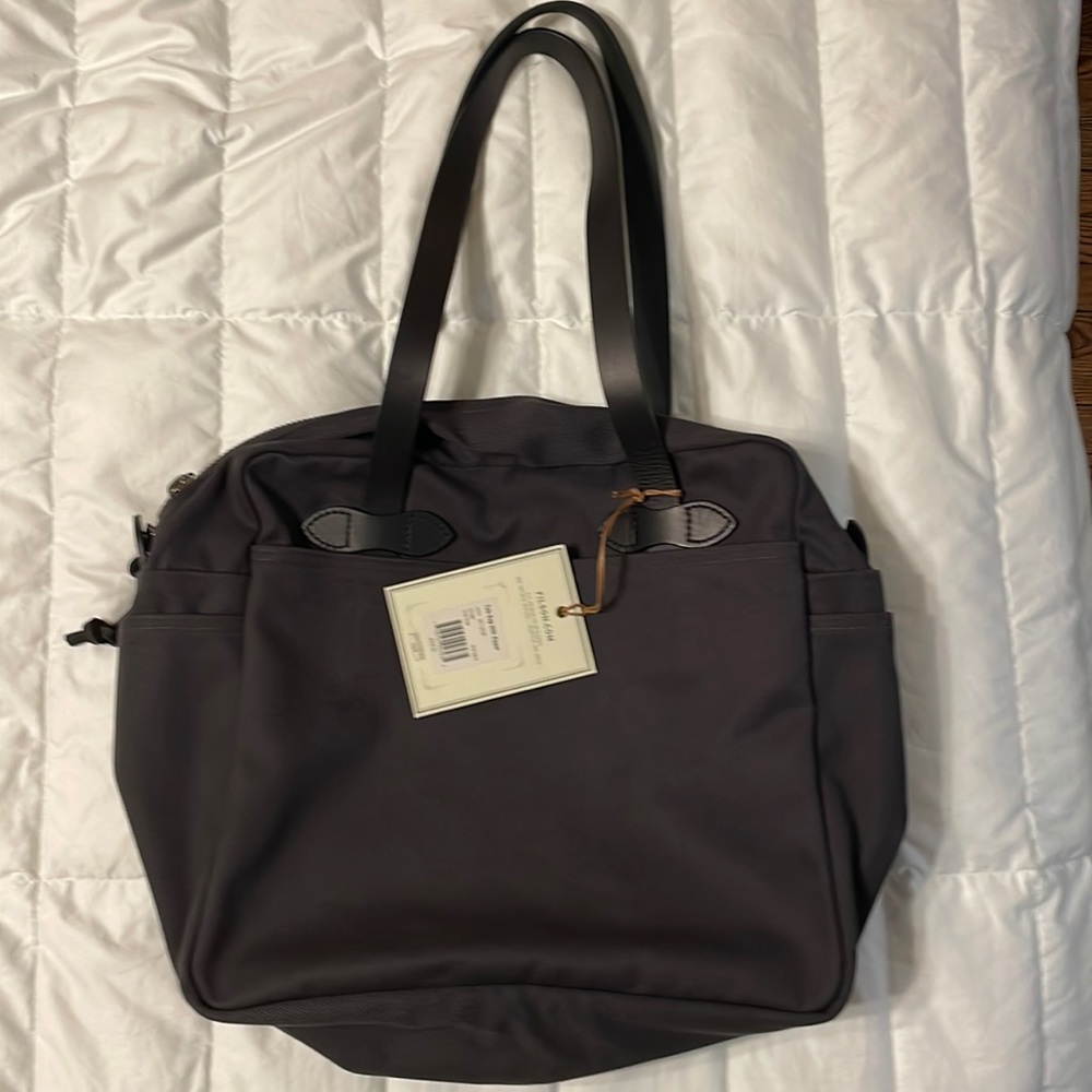 NWT Filson zippered tote in Cinder *rare color*
